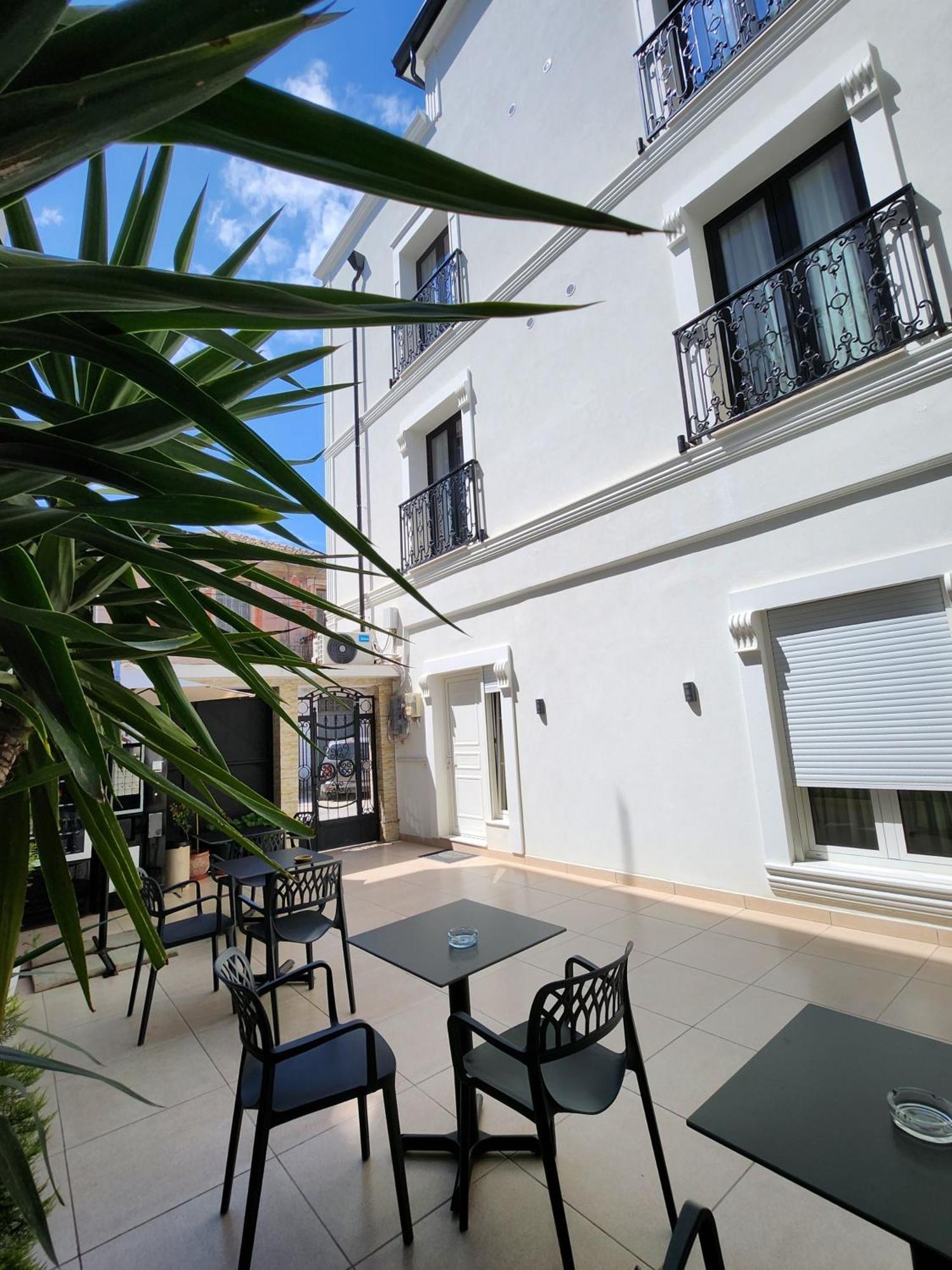Old Town Hotel Durrës